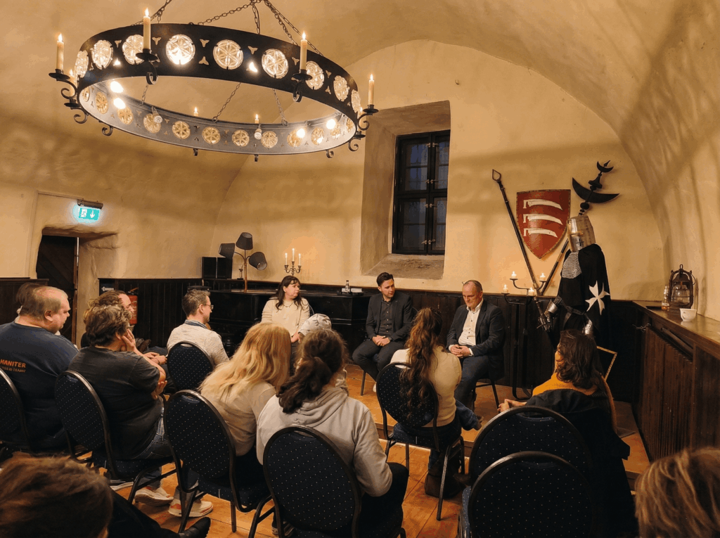Demokratie im Dialog: Erste Demokratiekonferenz auf Burg Friedland